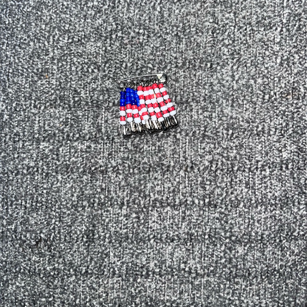 💙 Handcrafted Seed Bead Beaded Patriotic Pin Brooch